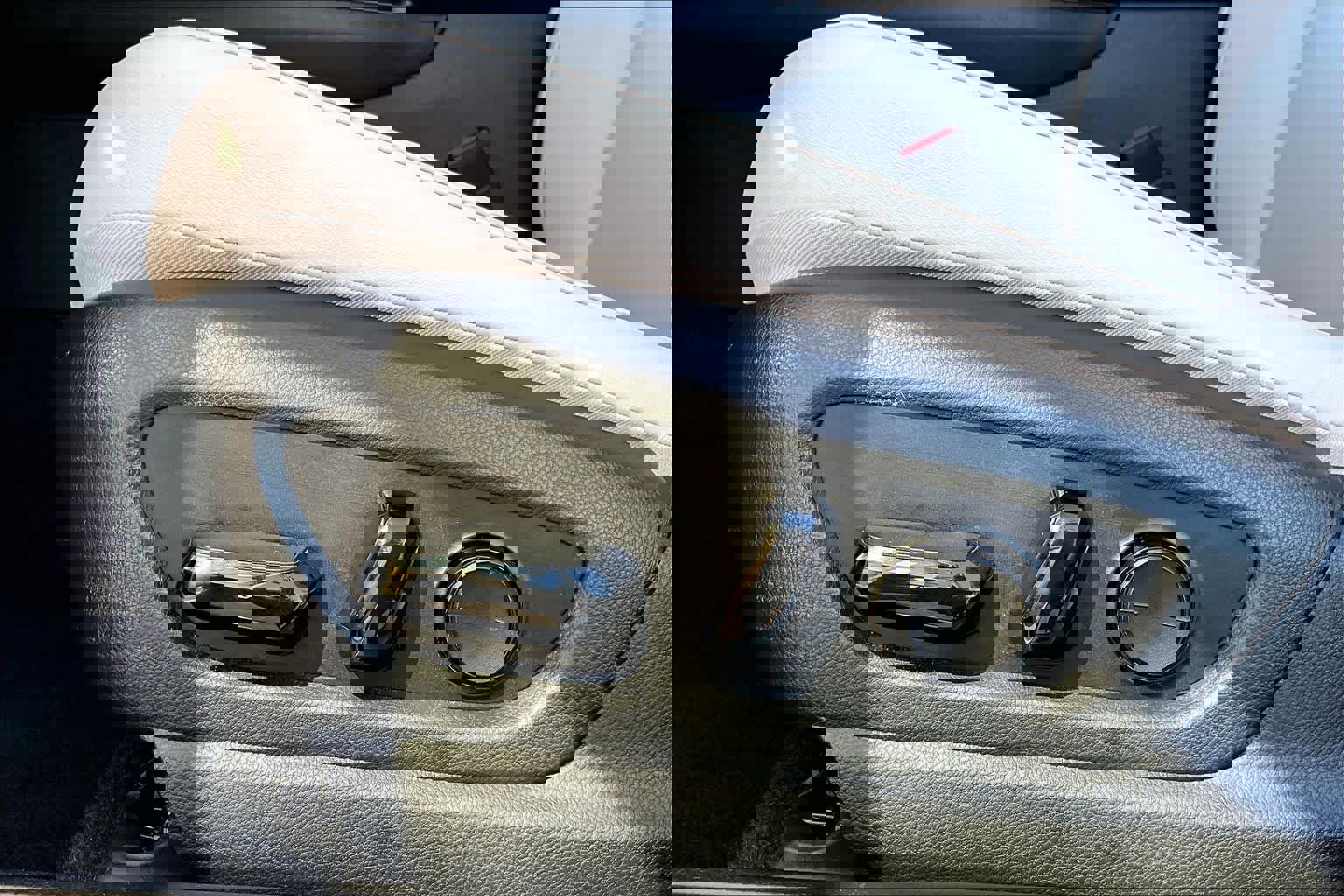 Used 2023 Lexus UX 250h FWD image 34