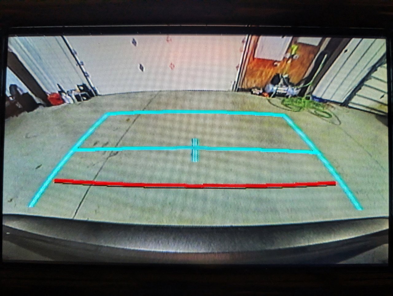 Used 2018 Toyota Camry LE image 3