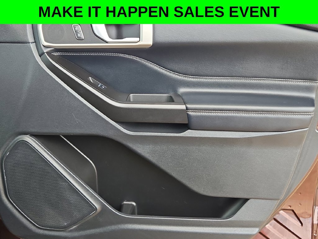 Used 2020 Ford Explorer XLT w/ Equipment Group 202A AWD/4WD image 30