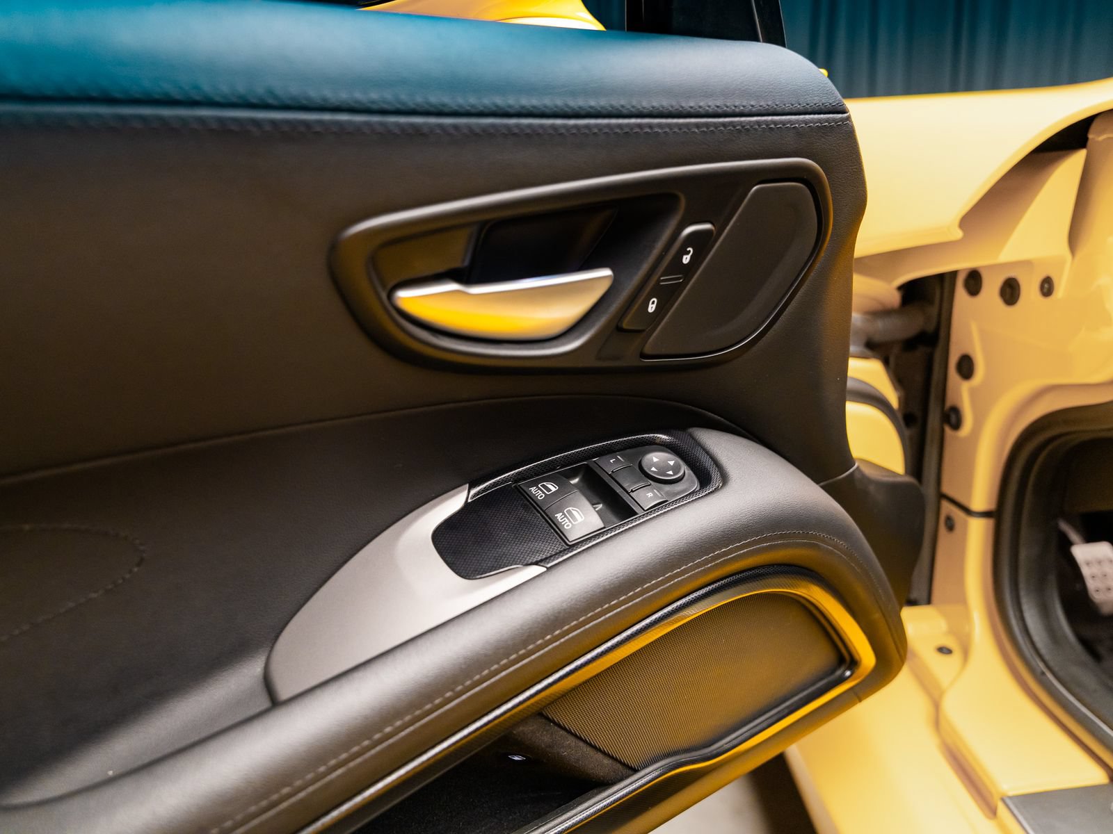 Used 2014 SRT Viper SRT-10 w/ Grand Touring Package RWD image 49