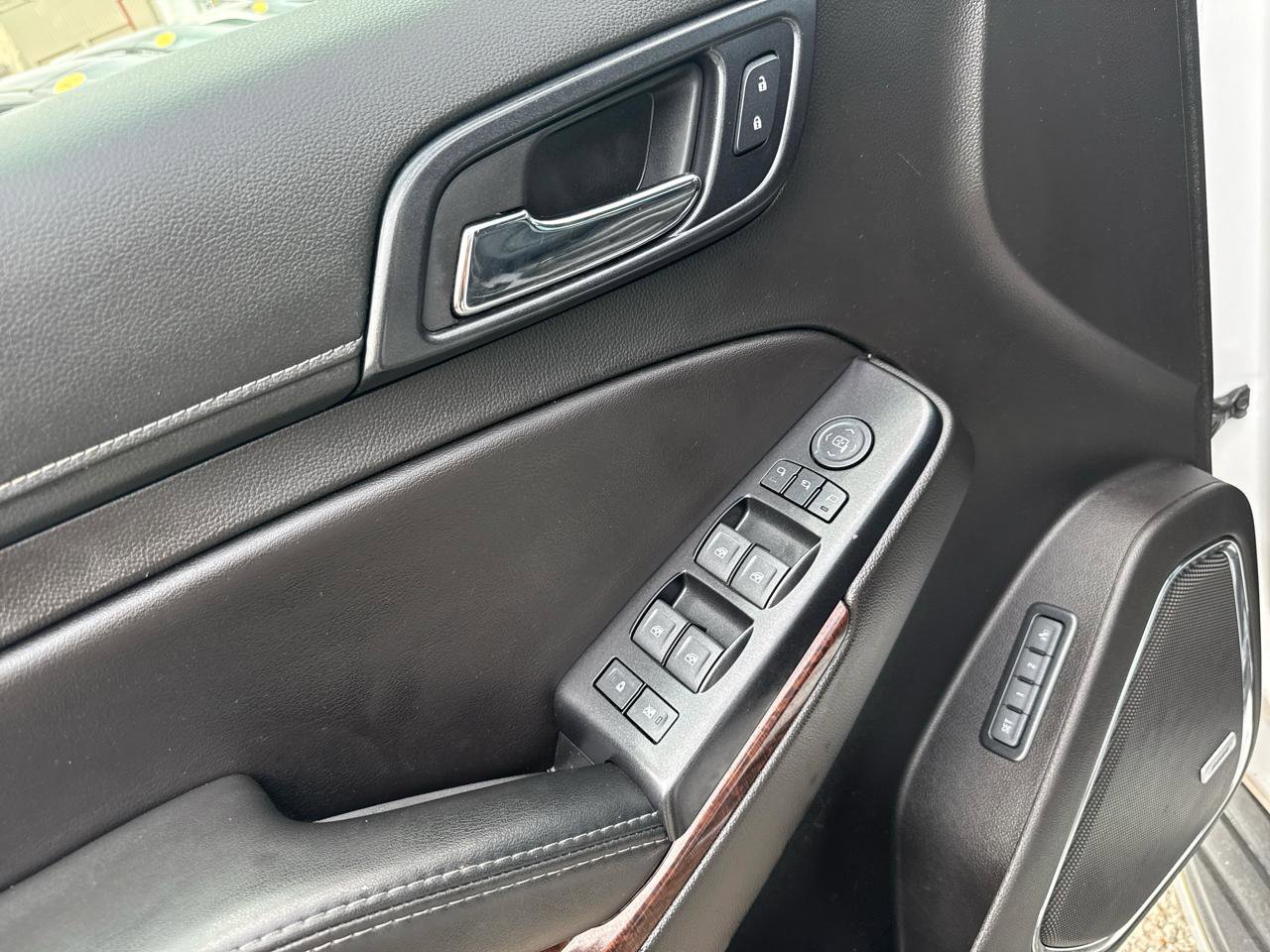 Used 2017 GMC Yukon XL SLT image 16