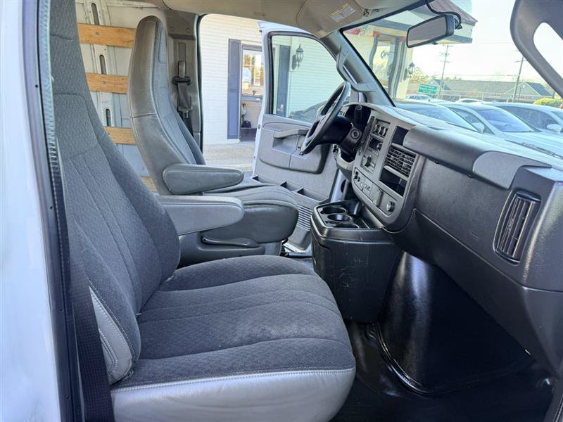 Used 2019 GMC Savana 2500 w/ Driver Convenience Package RWD image 10