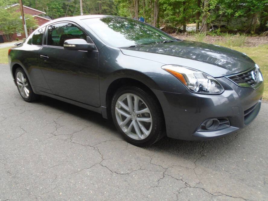 Used 2011 Nissan Altima 3.5 SR FWD image 3