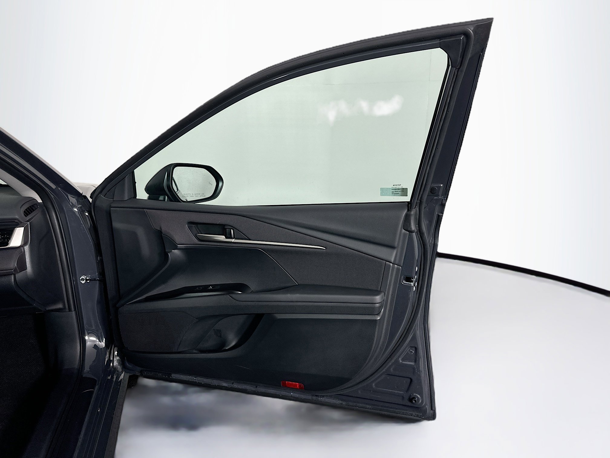 Used 2025 Toyota Camry LE image 31