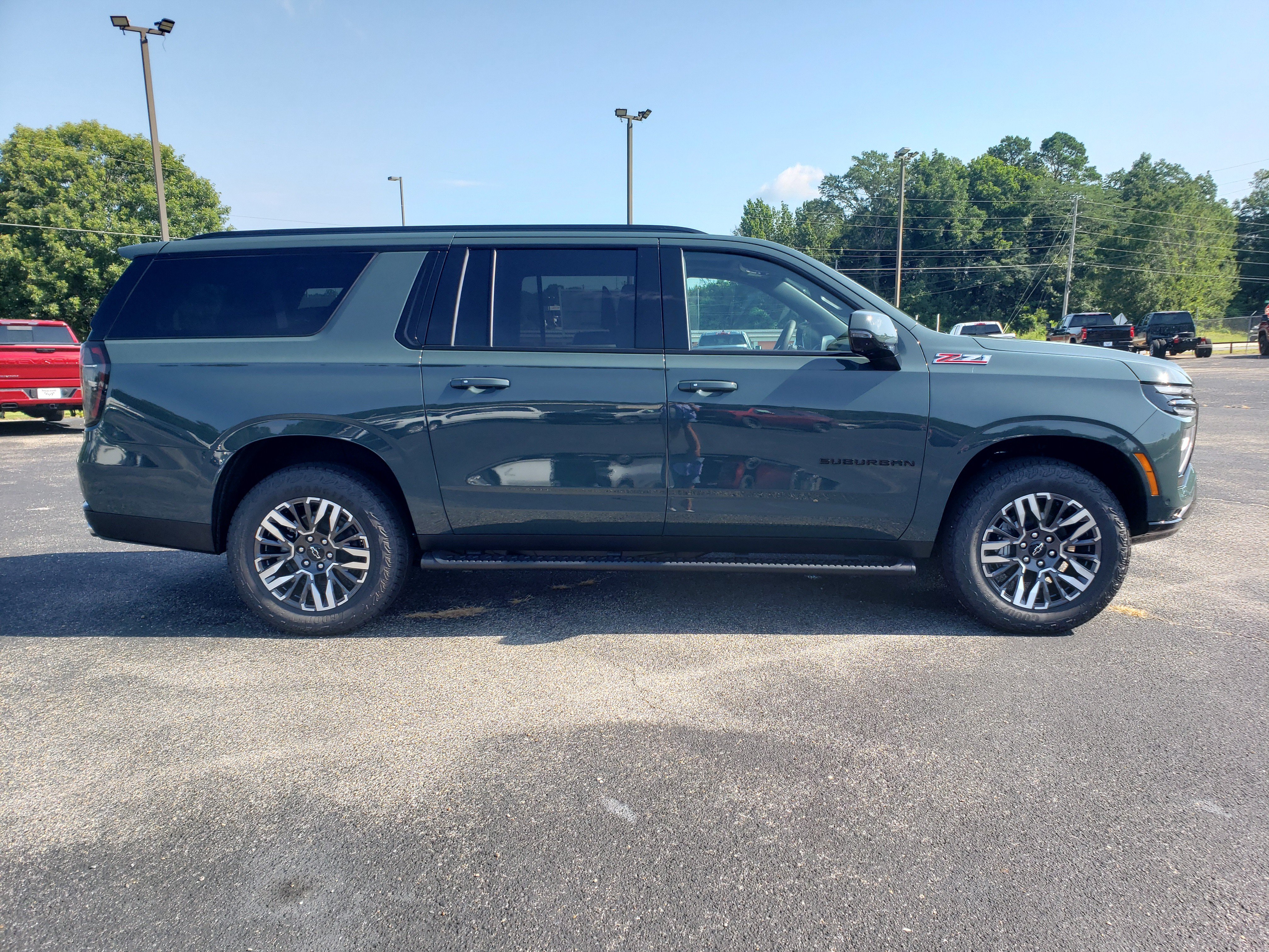 New 2026 Chevrolet Suburban Z71 w/ Z71 Off-Road Package AWD/4WD image 5