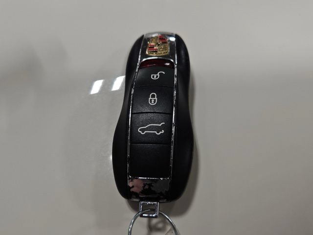 Used 2011 Porsche Cayenne S AWD/4WD image 28