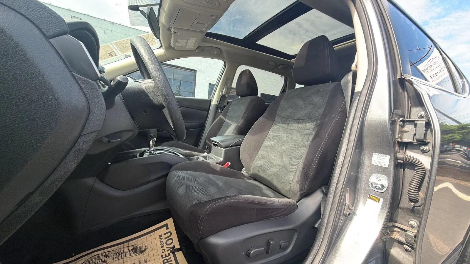 Used 2014 Nissan Rogue SV w/ SV Premium Package AWD/4WD image 17