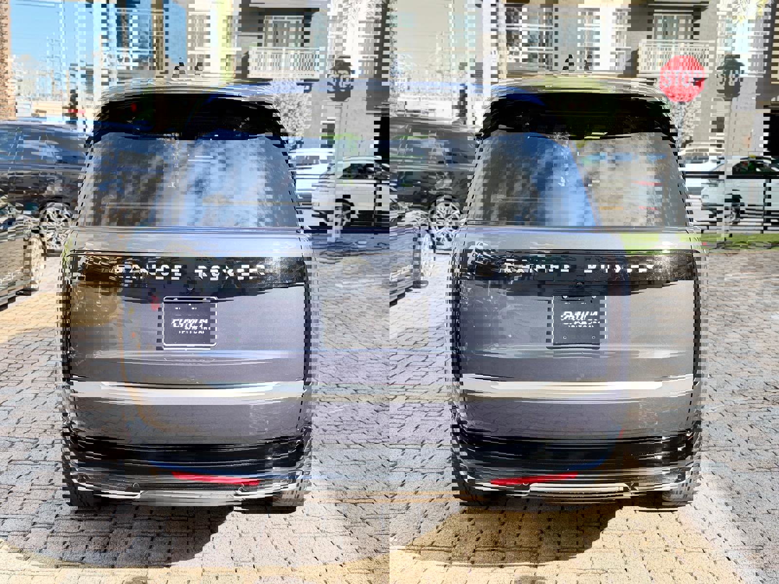 Used 2024 Land Rover Range Rover Long Wheelbase Autobiography image 14