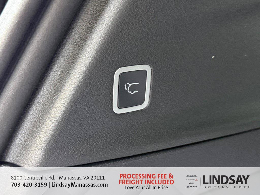 New 2026 Chrysler Pacifica Limited w/ S Appearance Package AWD/4WD image 6