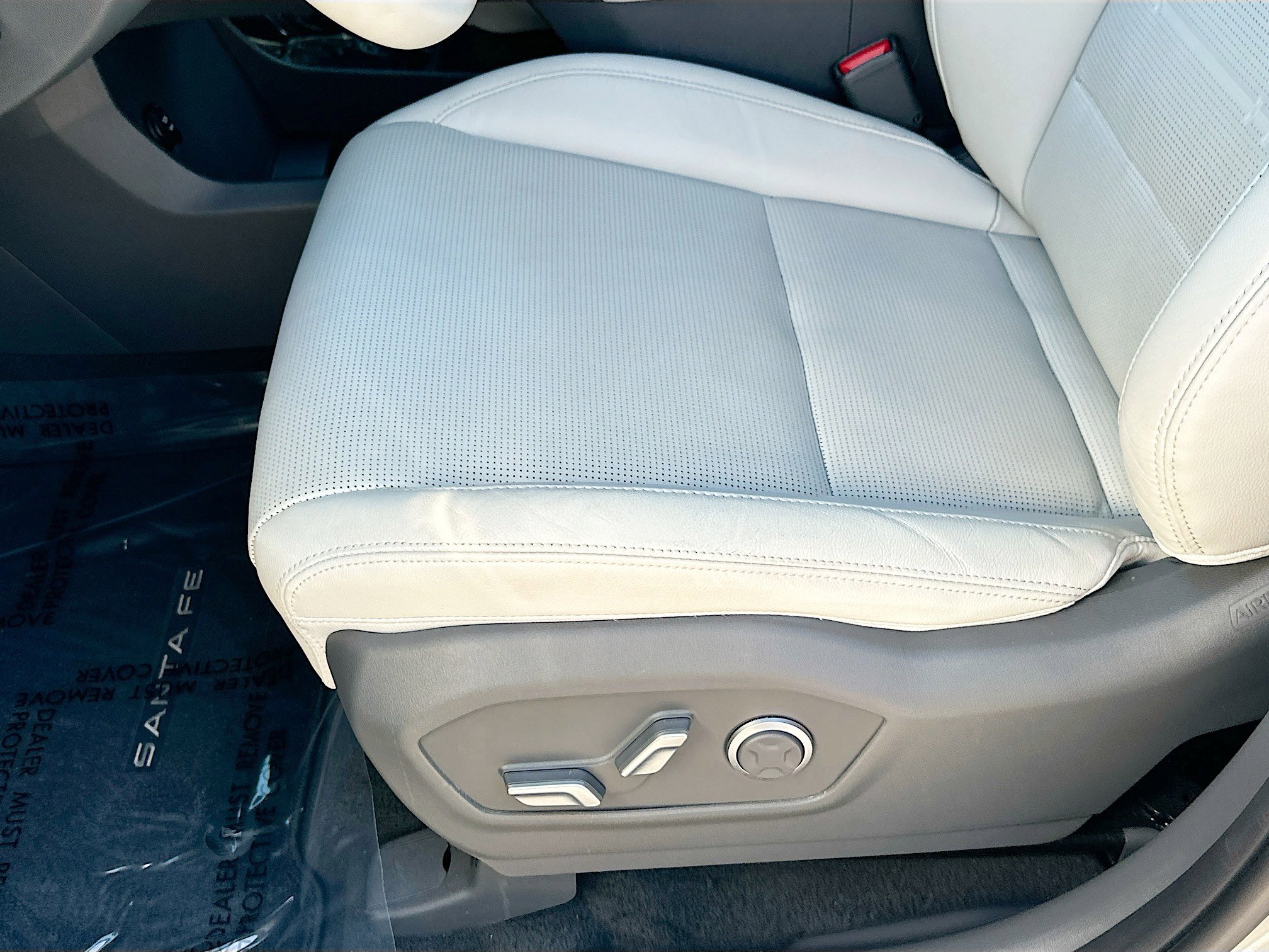 Used 2024 Hyundai Santa Fe Limited FWD image 17