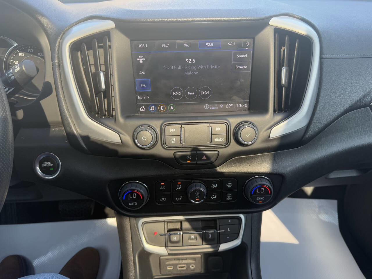 Used 2022 GMC Terrain SLE w/ Driver Convenience Package image 29