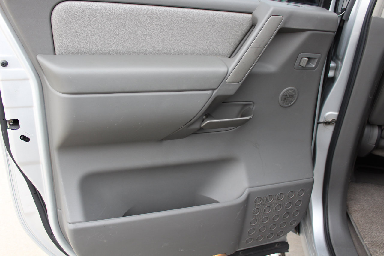 Used 2006 Nissan Titan LE w/ (R02) LE Off-Road Pkg image 59