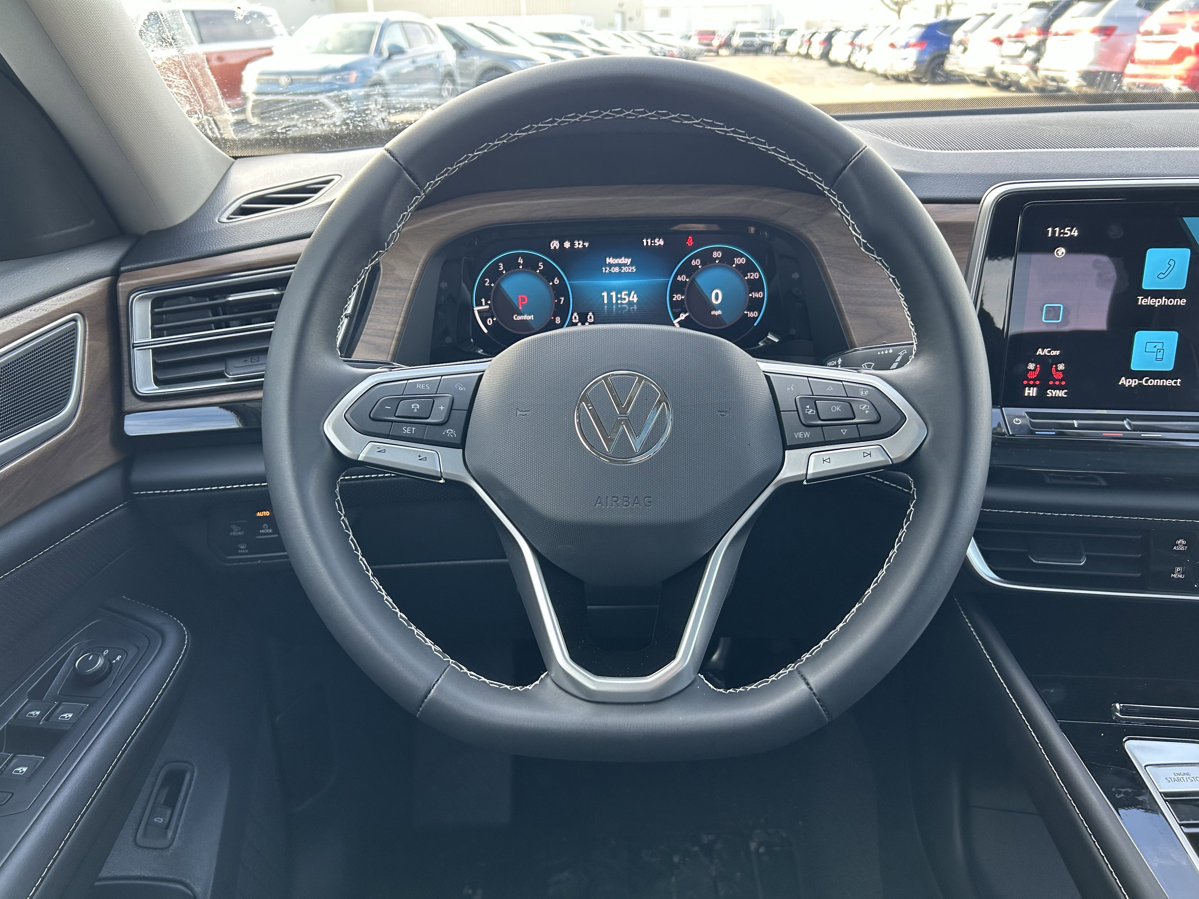 New 2026 Volkswagen Atlas SE image 10