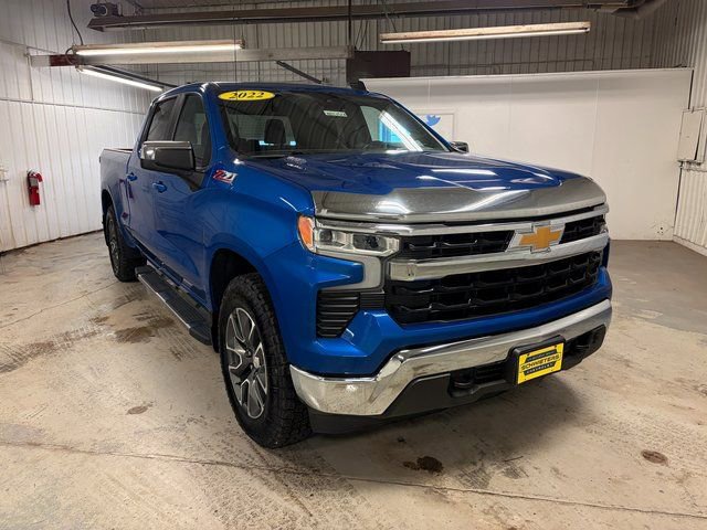 Used 2022 Chevrolet Silverado 1500 LT w/ Z71 Off-Road Package image 3