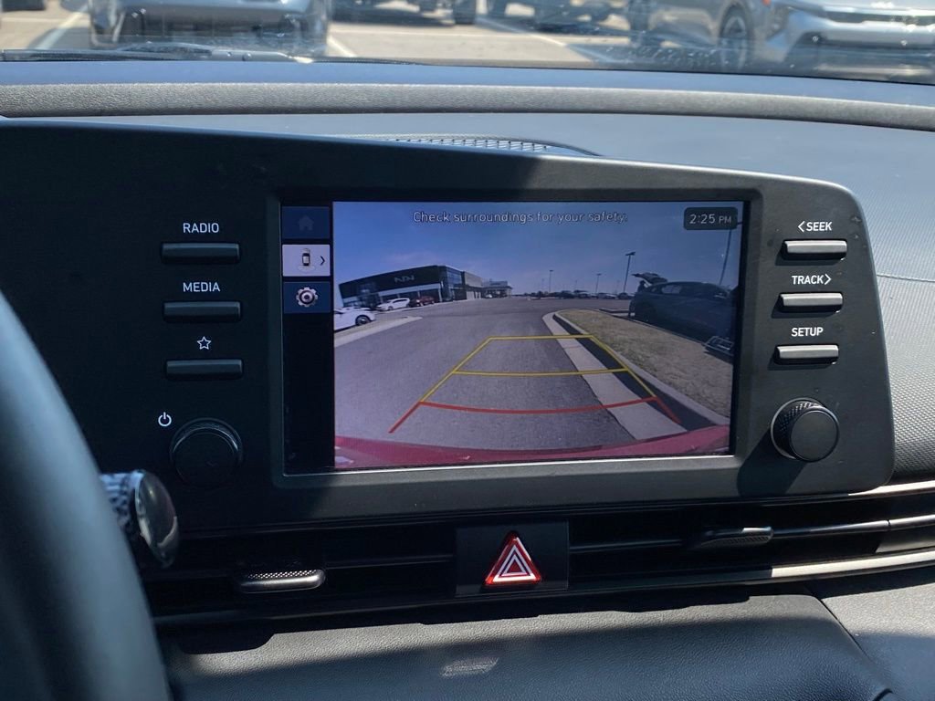 Used 2025 Hyundai Elantra Sport FWD image 14