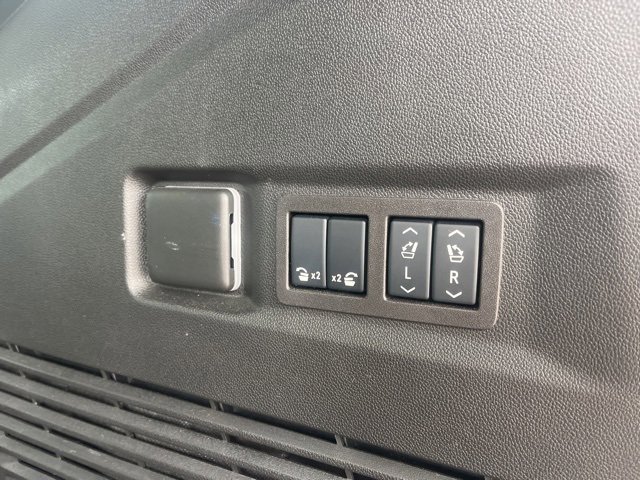 Used 2024 Chevrolet Tahoe Premier w/ Advanced Technology Package image 46