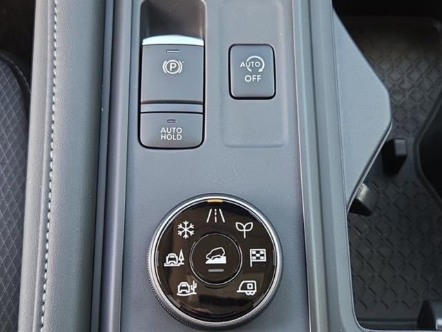 New 2025 Nissan Pathfinder S image 10