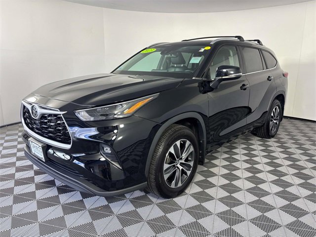 Used 2023 Toyota Highlander XLE