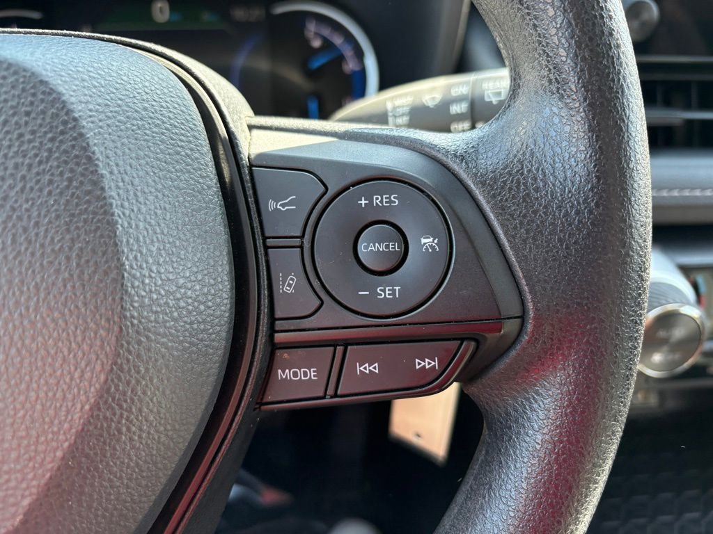 Certified 2025 Toyota RAV4 LE AWD/4WD image 19