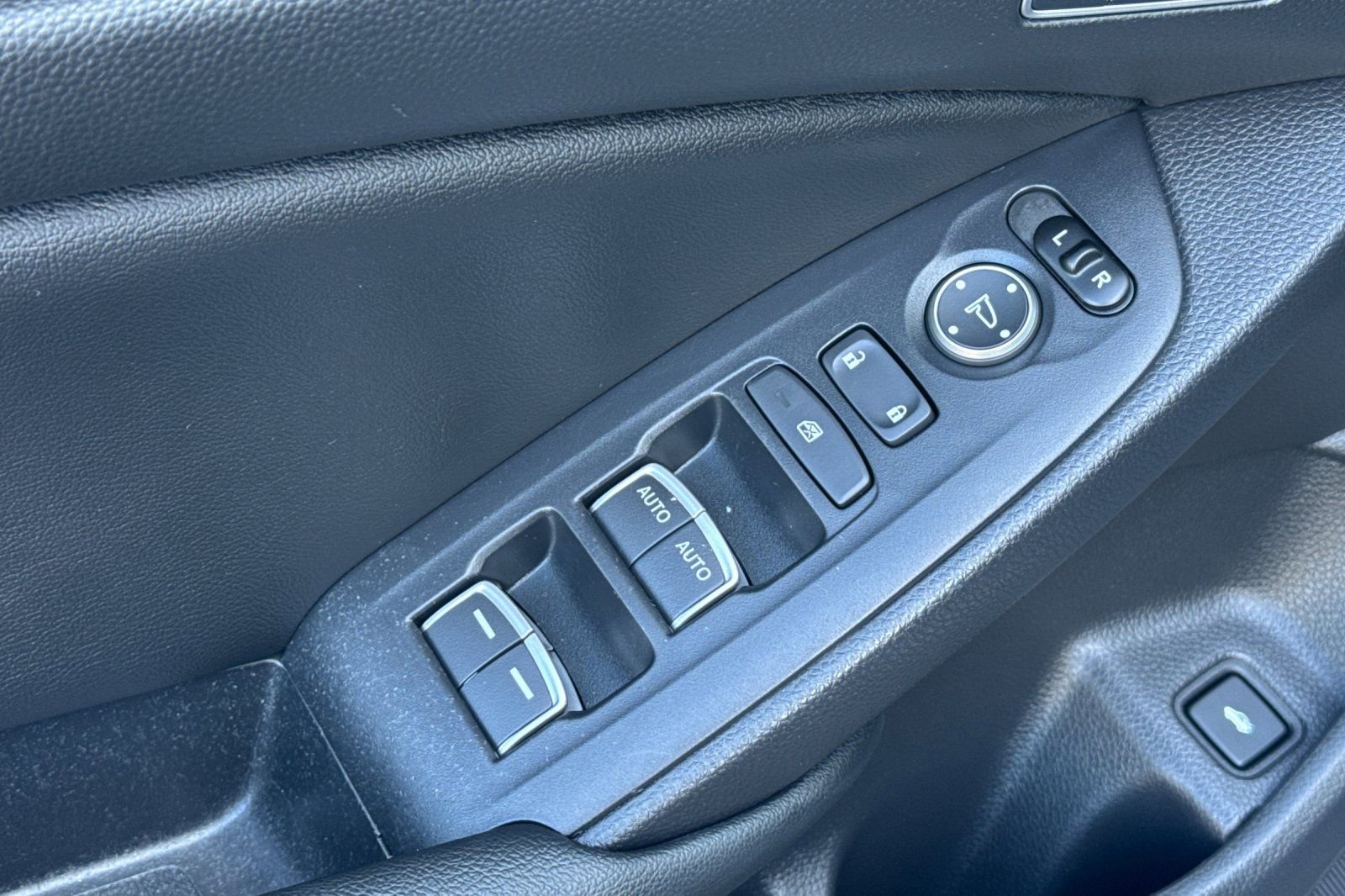 Used 2020 Honda Accord EX-L image 11