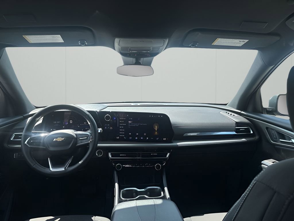 Used 2025 Chevrolet Traverse LT image 22