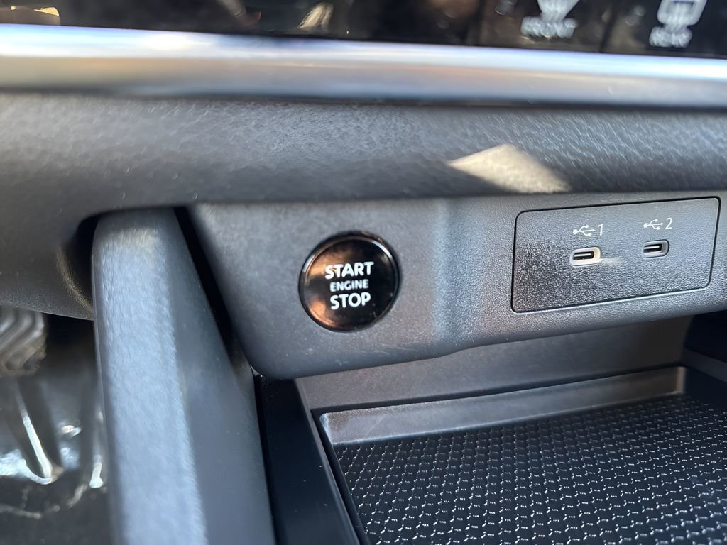 Used 2025 Nissan Rogue SV image 20