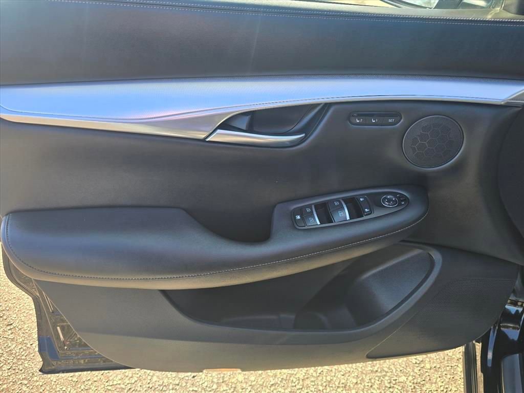 Used 2021 INFINITI QX50 Essential w/ Convenience Package image 9