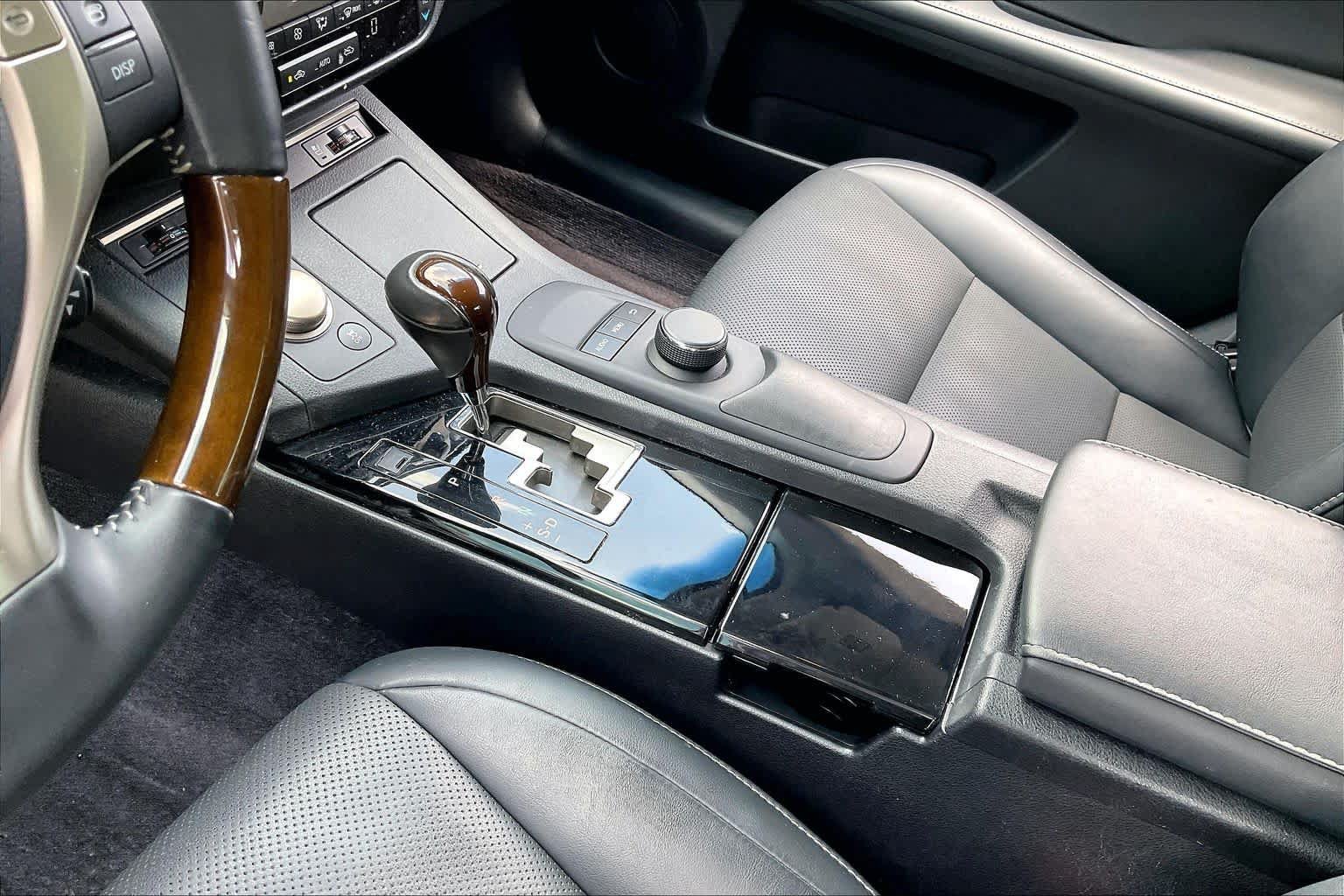 Used 2015 Lexus ES 350 w/ Premium Package FWD image 14