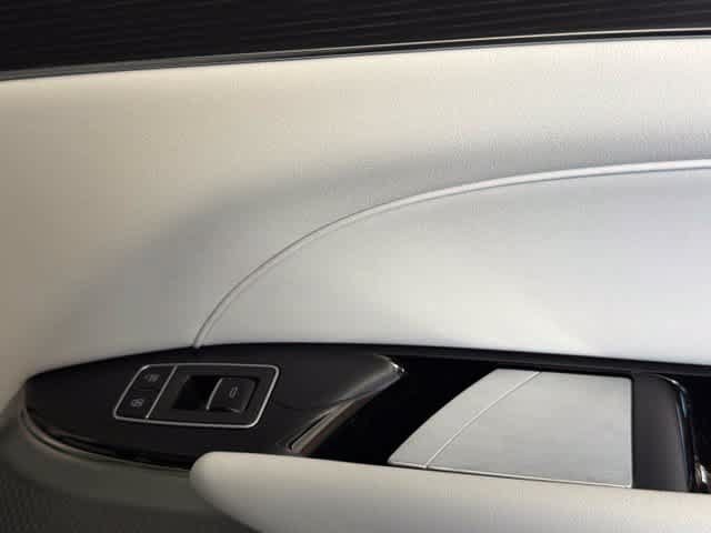 Used 2024 Cadillac Lyriq Luxury RWD image 26