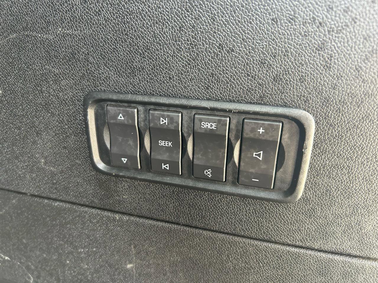 Used 2011 GMC Acadia Denali image 19