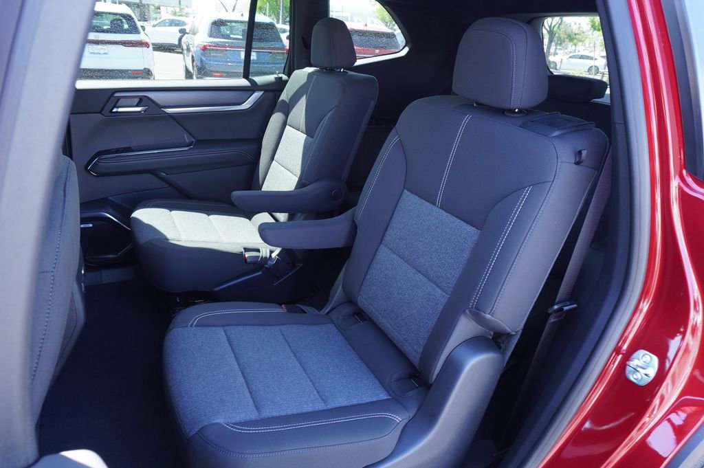 New 2026 GMC Acadia Elevation image 9