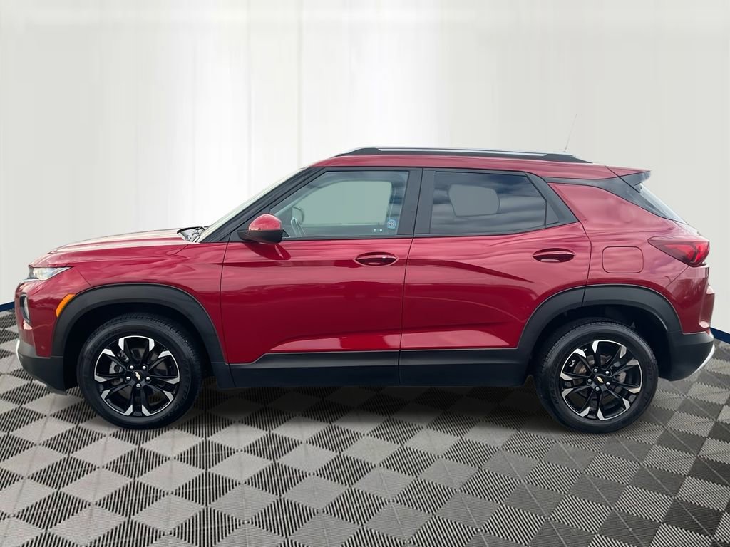 Used 2021 Chevrolet TrailBlazer LT w/ Premium Seating Package image 2