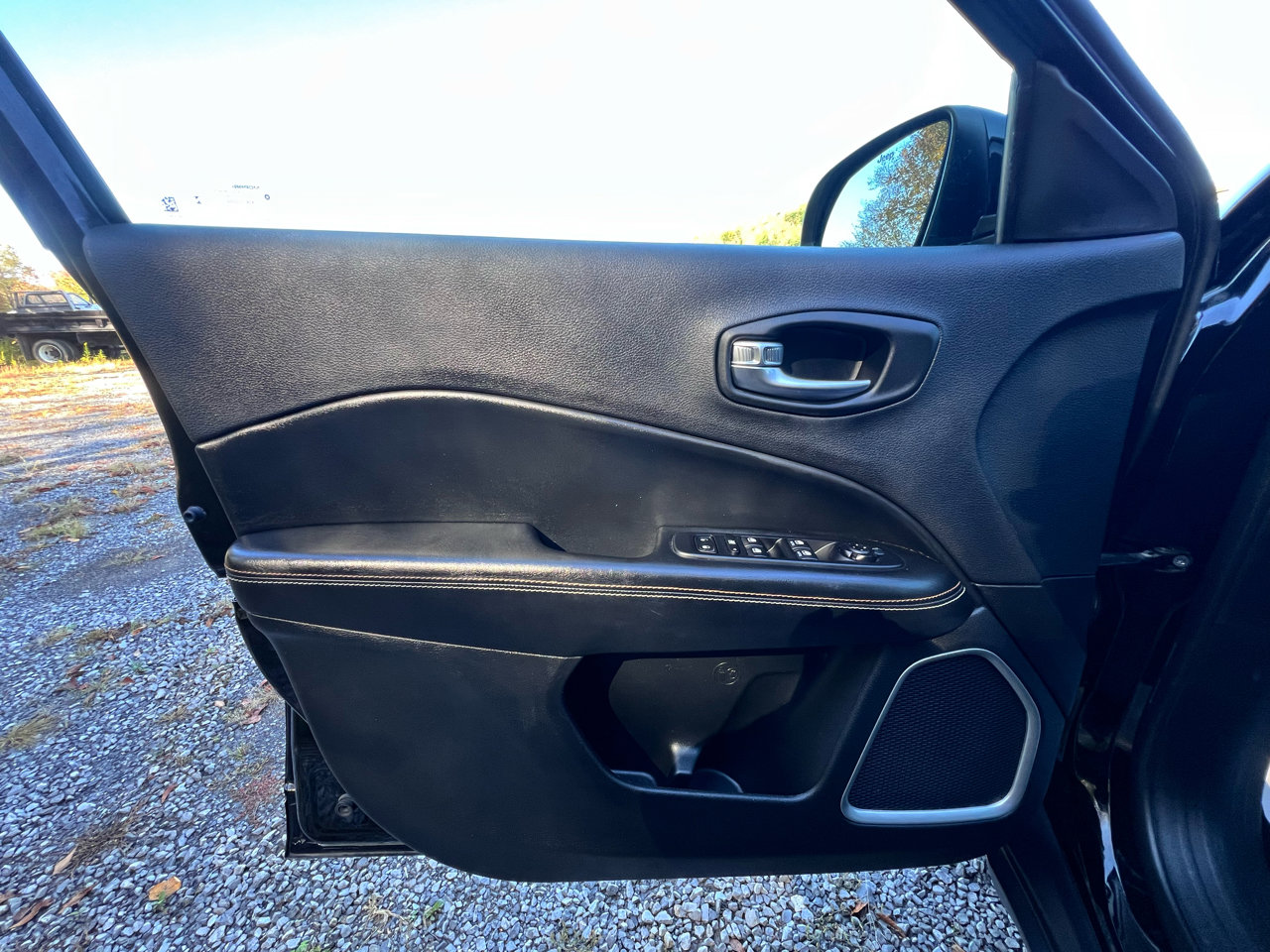 Used 2020 Jeep Compass Latitude w/ Cold Weather Group image 22