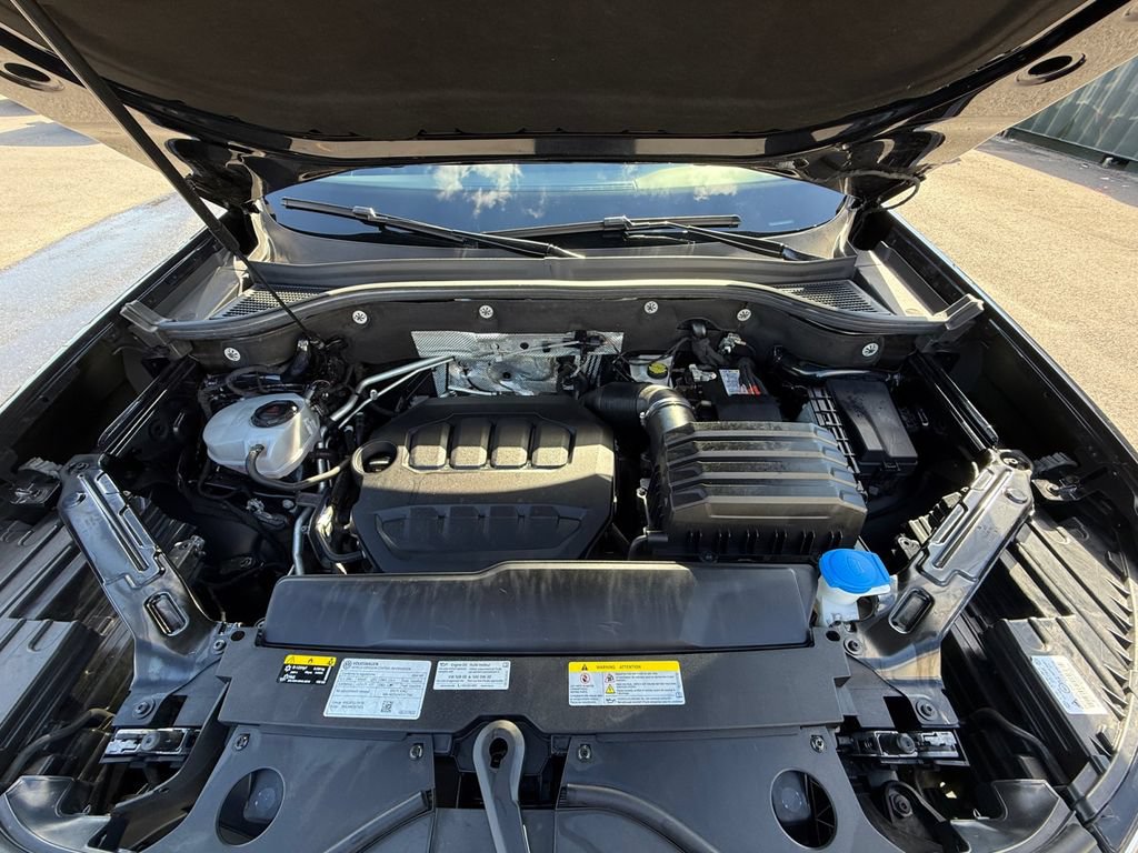 Used 2024 Volkswagen Atlas Cross Sport SE AWD/4WD image 25