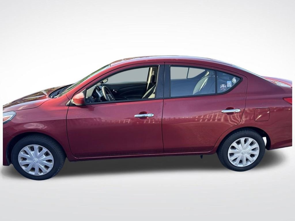 Used 2019 Nissan Versa SV FWD image 5