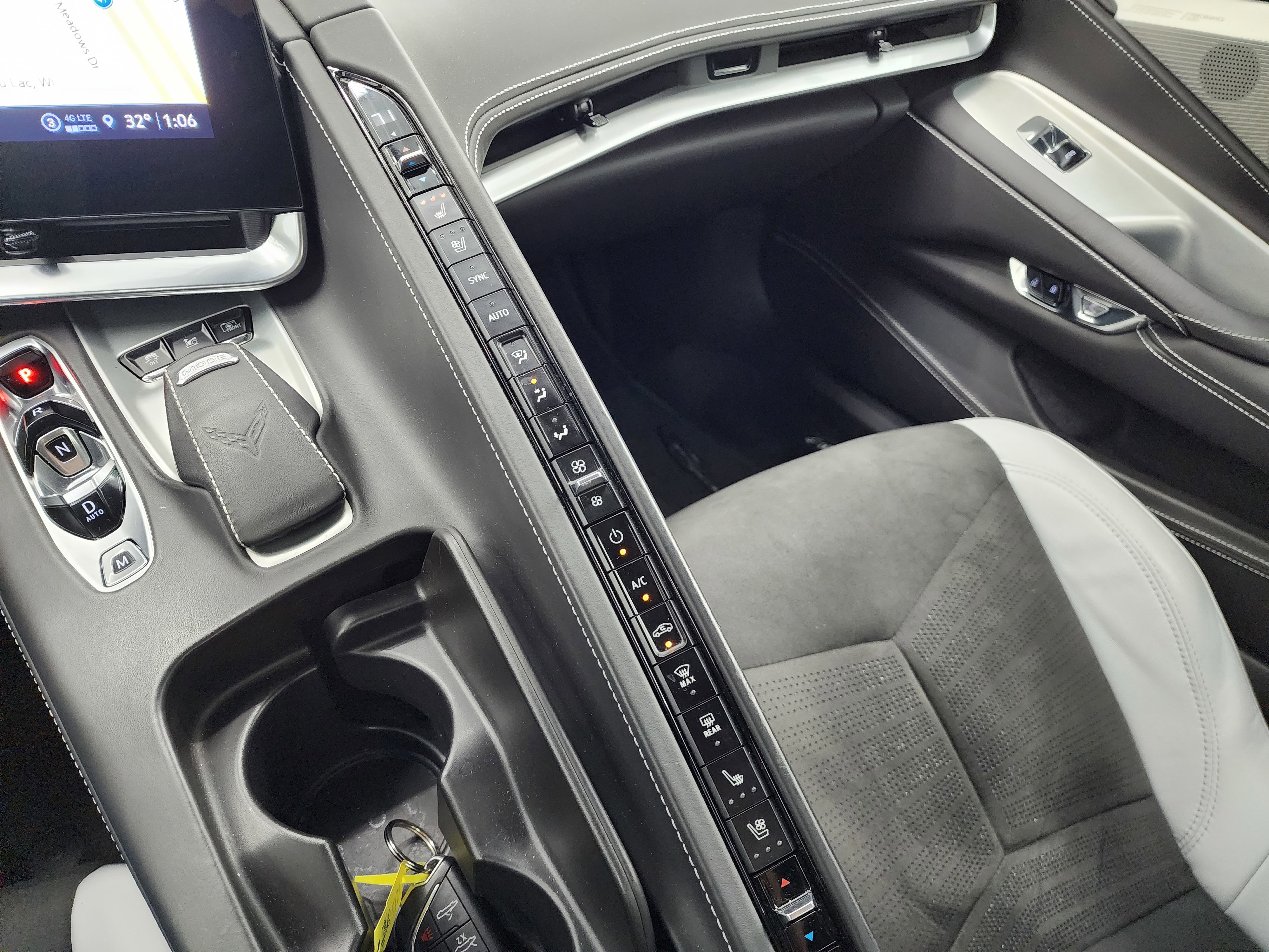 Used 2022 Chevrolet Corvette Stingray Premium Conv w/ Z51 Performance Package image 12