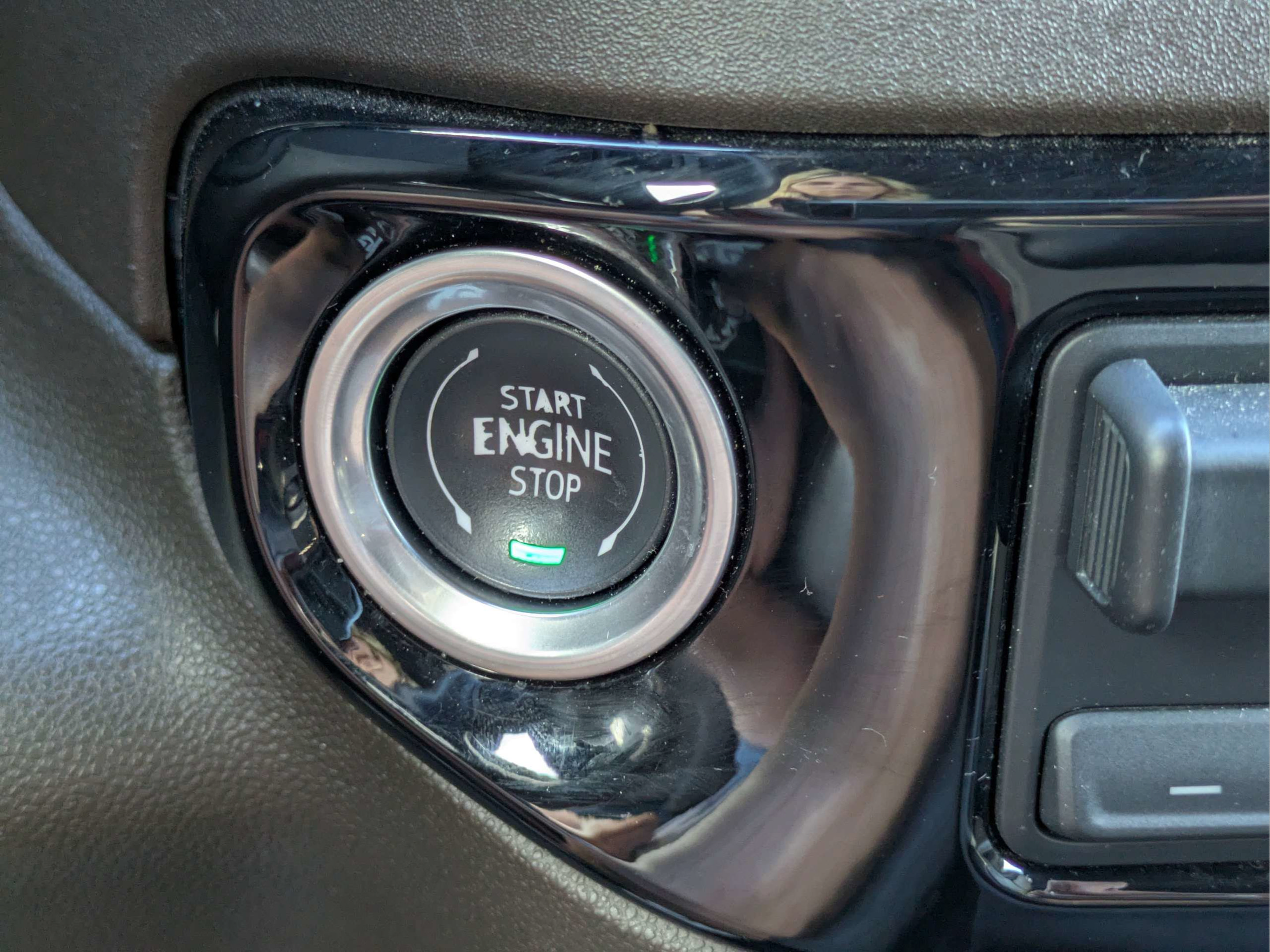 Used 2025 GMC Sierra 1500 SLT RWD image 28