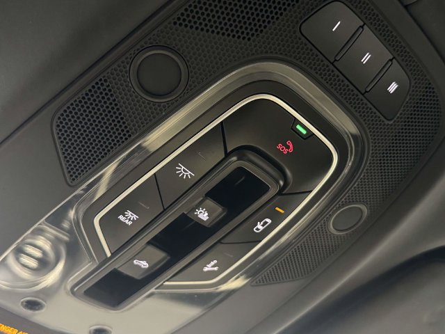 Used 2020 Bentley Bentayga AWD/4WD image 48