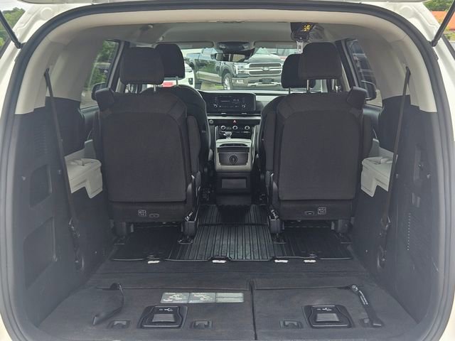 Used 2023 Kia Carnival LX image 12