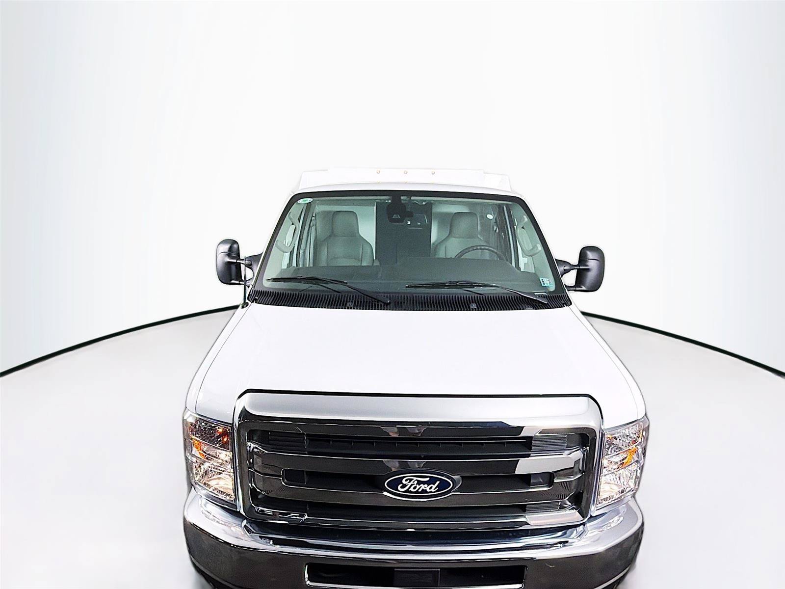 New 2027 Ford E-350 and Econoline 350 Super Duty w/ Power Equipment Group RWD image 13
