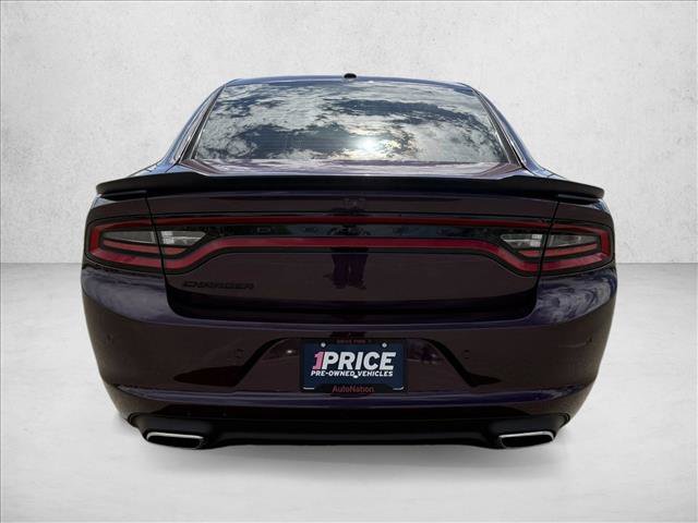 Used 2020 Dodge Charger SXT w/ Blacktop Package RWD image 6