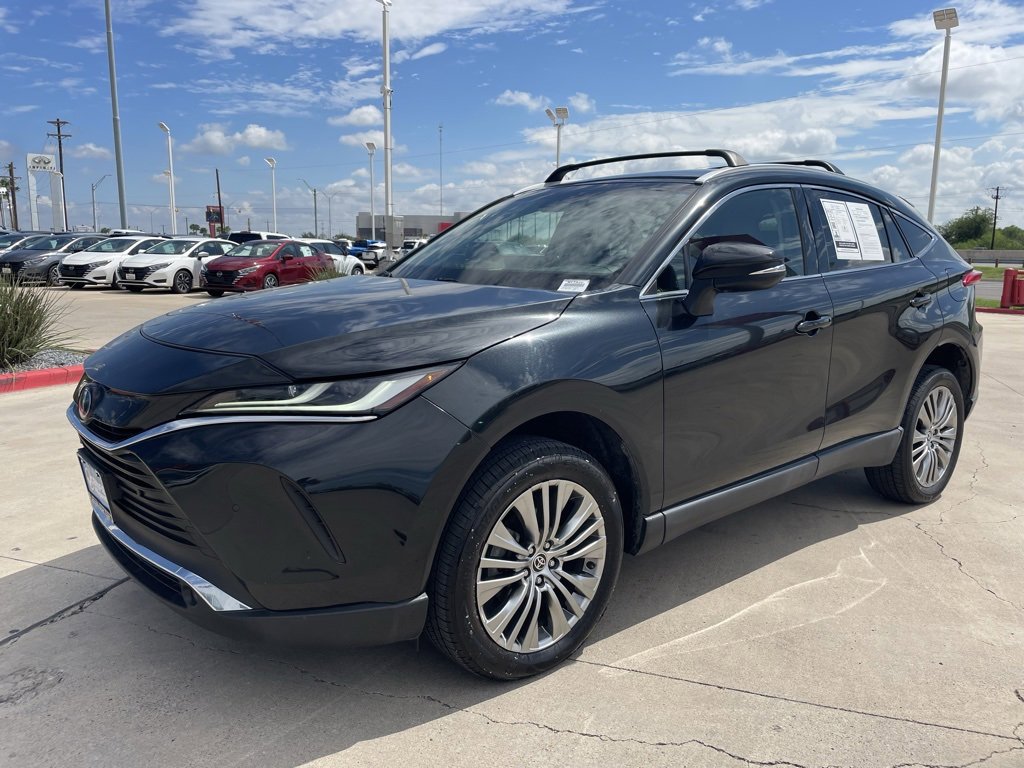 Used 2023 Toyota Venza LE image 6