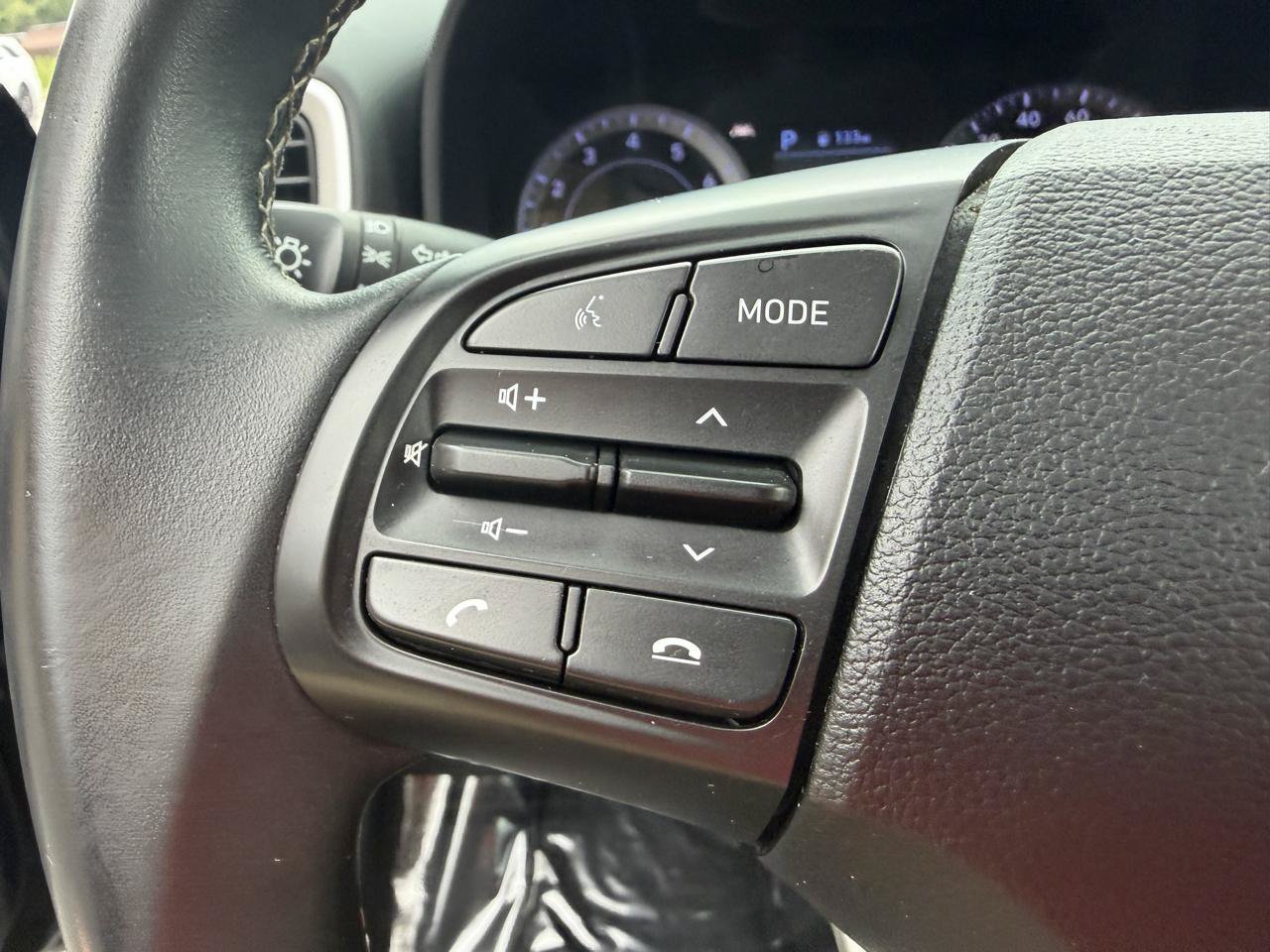 Used 2022 Hyundai Venue SEL w/ Cargo Package FWD image 27