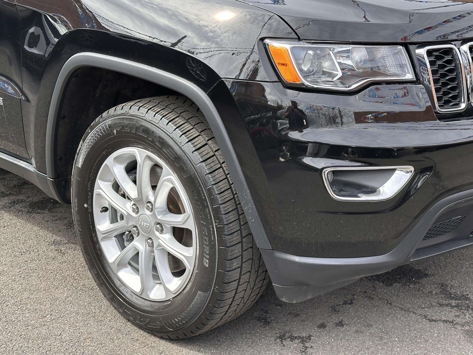 Used 2022 Jeep Grand Cherokee Laredo E w/ Security & Convenience Group AWD/4WD image 11