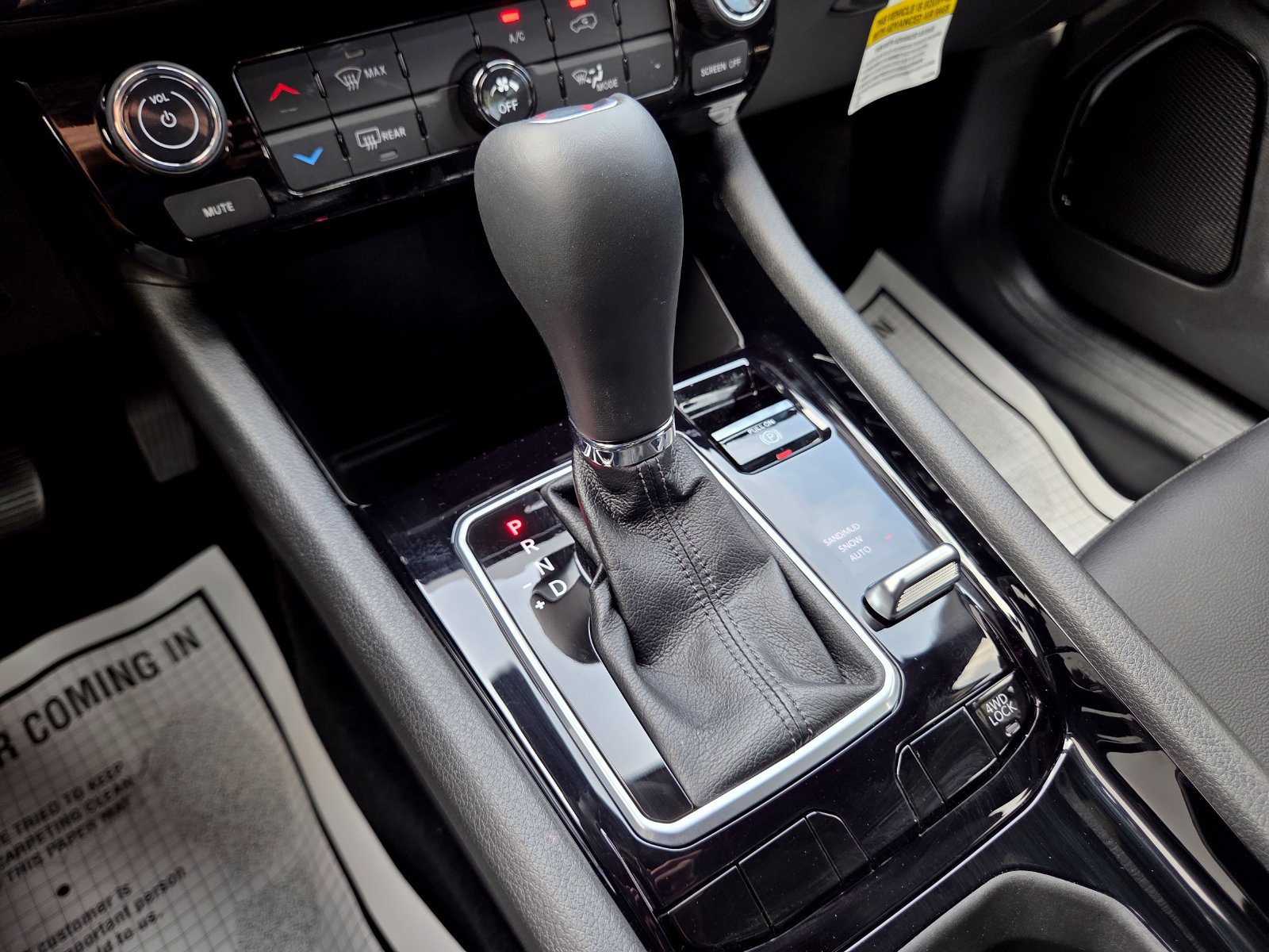 New 2026 Jeep Compass Latitude AWD/4WD image 34