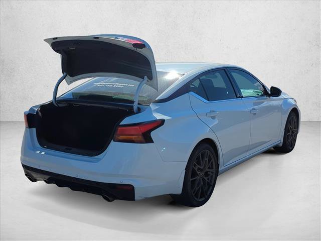 Used 2025 Nissan Altima 2.5 SR w/ SR Premium Package FWD image 8
