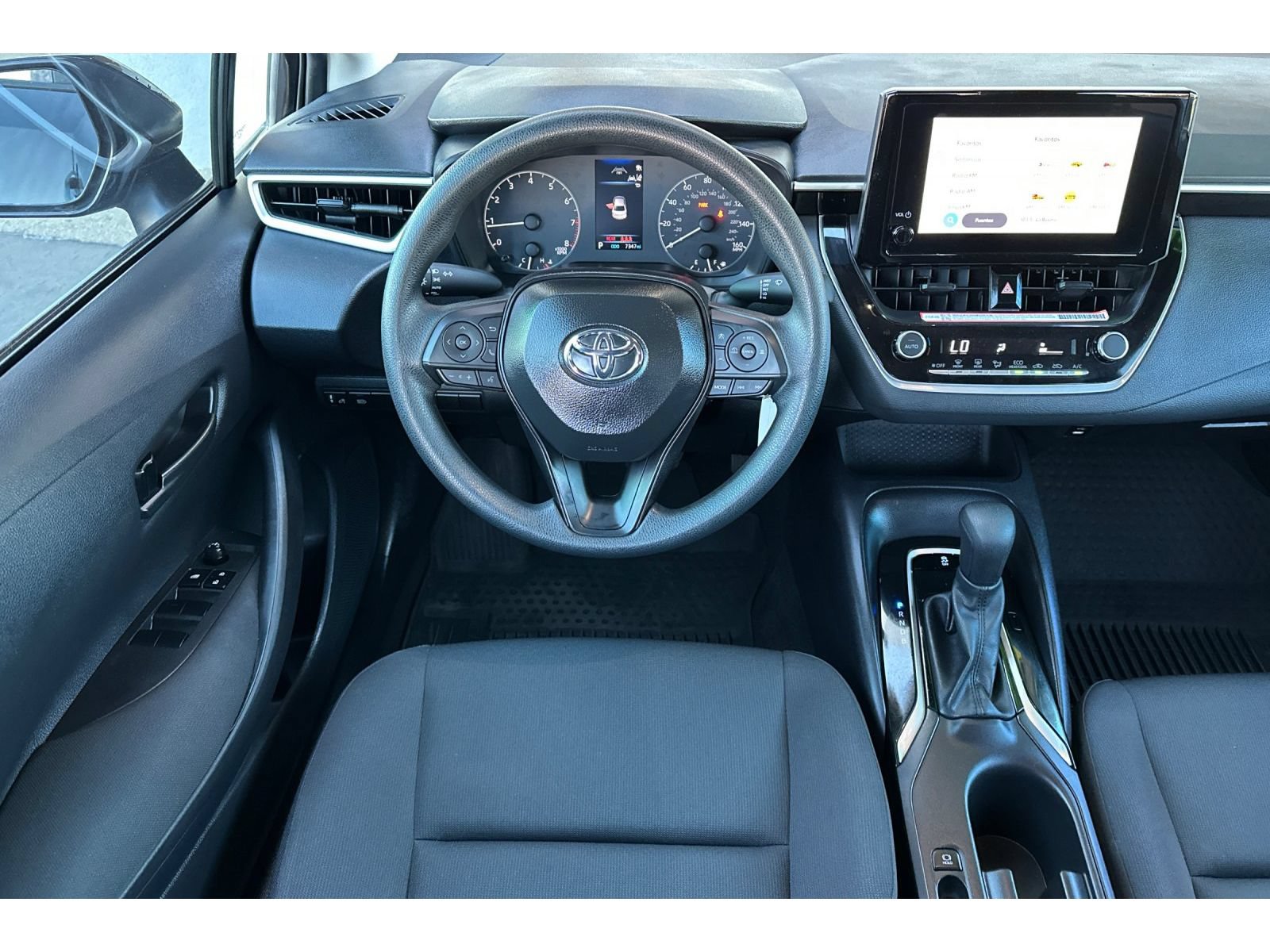 Used 2025 Toyota Corolla LE FWD image 15