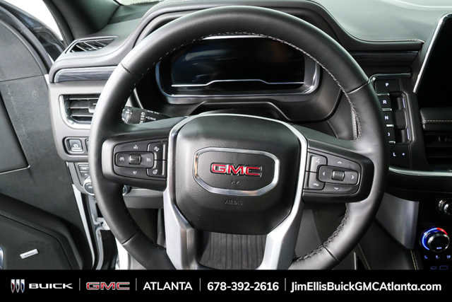 Used 2023 GMC Yukon SLT w/ SLT Premium Package image 9