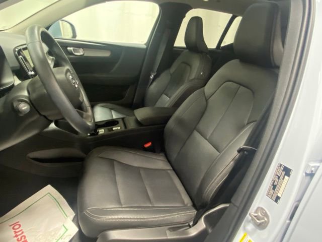 Certified 2025 Volvo XC40 B5 Core AWD/4WD image 11
