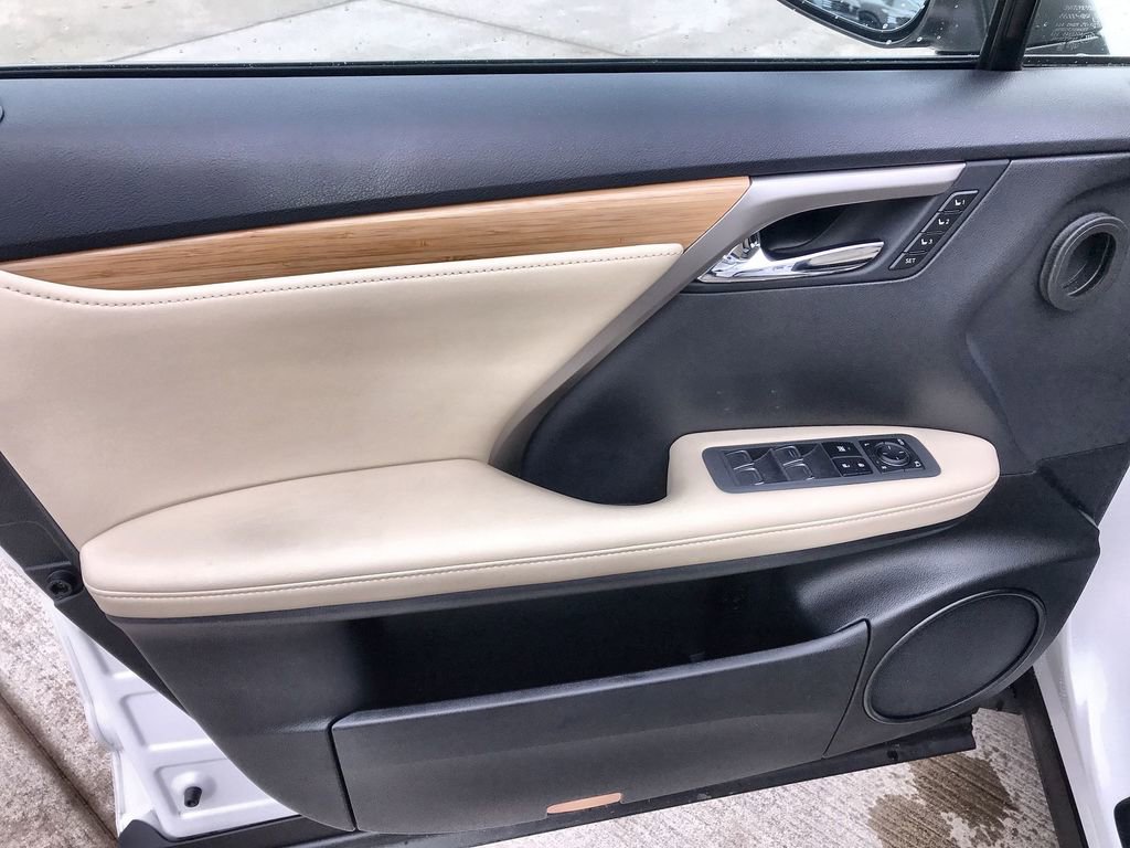 Used 2022 Lexus RX 350L FWD w/ Premium Package image 13